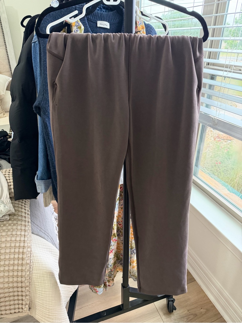 Lululemon brown softstream sweatpants